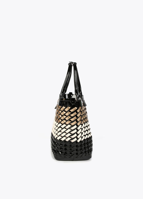 Cesto LOLA CASADEMUNT material trenzado de charol en tres tonos NEGRO- CRUDO