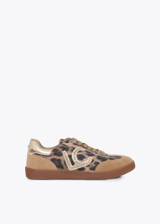 Deportiva con Logo Detalle Tachas Animal Print Marron-Metal Lola Casademunt