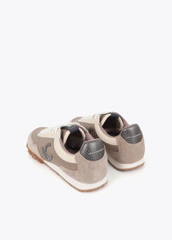 Deportiva Combinada en Diferentes Materiales y Piel Gris-Metal Lola Casademunt