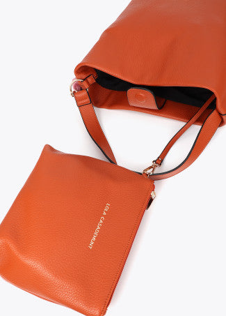 Shopper Efecto Piel con Pompones a Contraste Naranja Lola Casademunt