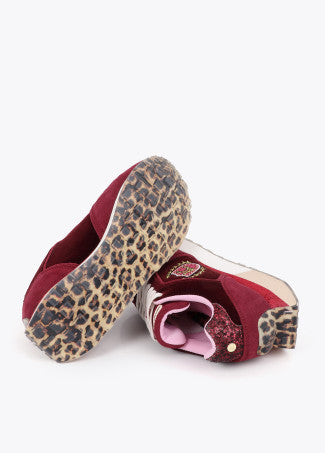 Deportiva con Plataforma Personalizada en Combinación de Materiales y Piel Negro-Rojo Lola Casademunt