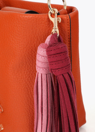 Bandolera Efecto Piel con Pompones a Contraste Naranja Lola Casademunt
