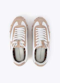 Deportiva con Logotipo de Tachas Combinada en Diferentes Materiales y Piel Crudo-Marron Lola Casademunt