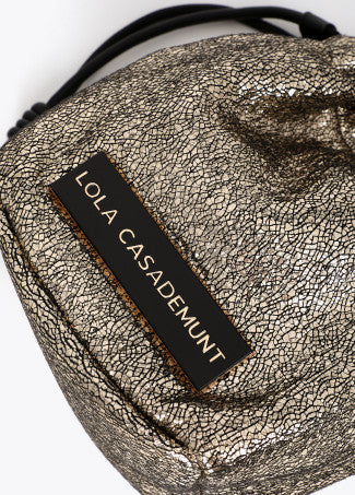 Bandolera Tejido Fantasía Combinada con Efecto Piel en Asas Dorado Lola Casademunt