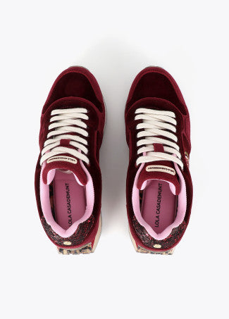 Deportiva con Plataforma Personalizada en Combinación de Materiales y Piel Negro-Rojo Lola Casademunt
