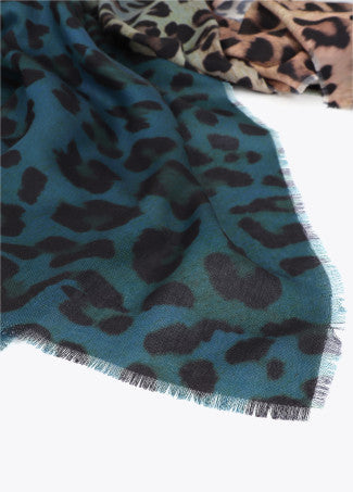 Fular Animal Print Degradado 100x200cm Crudo-Azul Lola Casademunt