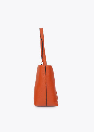 Bandolera Efecto Piel con Pompones a Contraste Naranja Lola Casademunt