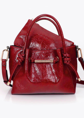 Bandolera con Detalle Tubo Metálico con Logo Troquelado Rojo LF2604045