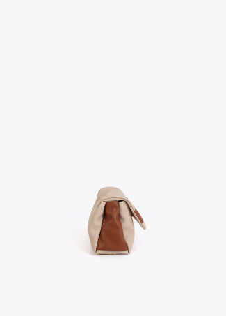 Bandolera con Solapa Canvas y Efecto Piel Crudo-Marron Lola Casademunt LS2604077