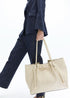 Shopper con Detalle Tubo Metálico con Logo Troquelado Piedra LF2604044