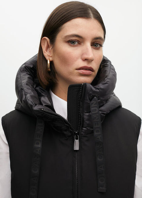 Chaleco plumas midi doble tejido NEGRO LF2501006.00N LOLA CASADEMUNT