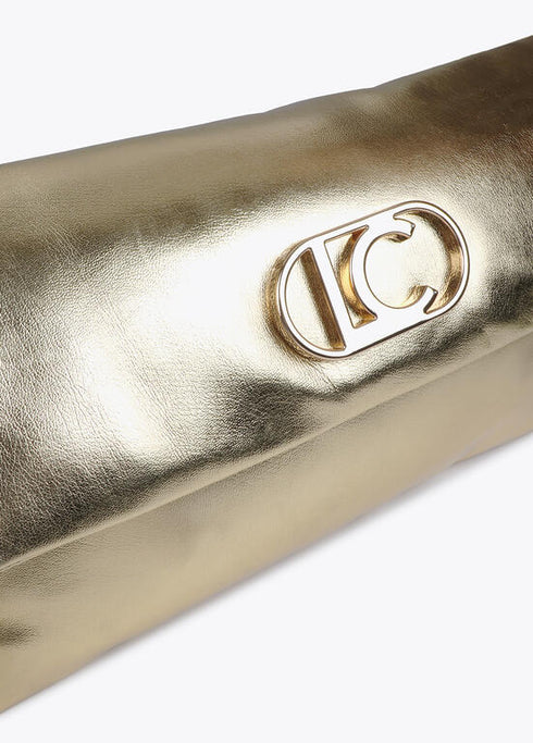 Cartera de mano acolchada de efecto piel metalizada con logo LC ovalado LOLA CASADEMUNT DORADO LF2504025.0M2.U