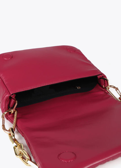 Bandolera acolchada logotipada en efecto piel con asa mix cadena MAGENTA U LF2504026.020.U LOLA CASADEMUNT
