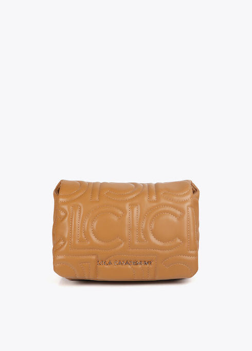Bandolera acolchada logotipada en efecto piel con asa mix cadena CAMEL LF2504026.052.U LOLA CASADEMUNT