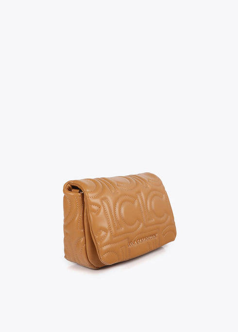 Bandolera acolchada logotipada en efecto piel con asa mix cadena CAMEL LF2504026.052.U LOLA CASADEMUNT