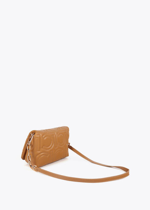 Bandolera acolchada logotipada en efecto piel con asa mix cadena CAMEL LF2504026.052.U LOLA CASADEMUNT