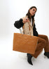 Shopper acolchado logotipada en efecto piel con asa mix cadena CAMEL U LF2504027.052.U LOLA CASADEMUNT