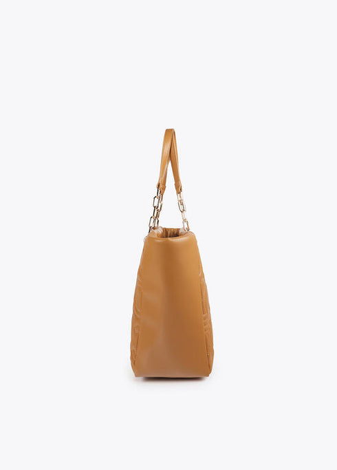 Shopper acolchado logotipada en efecto piel con asa mix cadena CAMEL U LF2504027.052.U LOLA CASADEMUNT