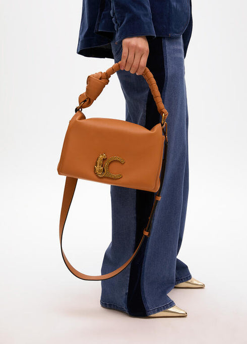Bandolera con solapa y nudo en asa. Logo LC leopardo LOLA CASADEMUNT CAMEL LF2504029.052.U