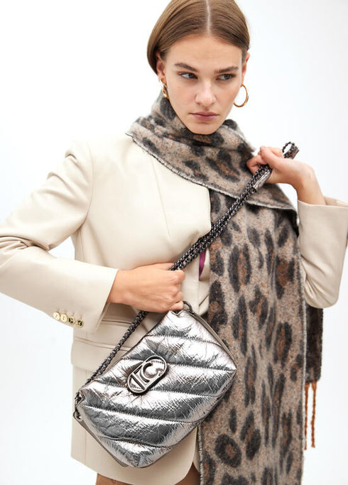 Bandolera acolchada tejido metalizado GRIS METALIZADO LF2504062.0M4.U LOLA CASADEMUNT