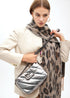 Bandolera acolchada tejido metalizado GRIS METALIZADO LF2504062.0M4.U LOLA CASADEMUNT