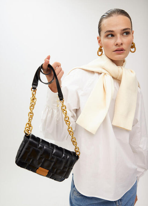 Bandolera acolchada a cuadritos con cierre autom√°tico personalizado NEGRO U LF2504072.00N.U LOLA CASADEMUNT