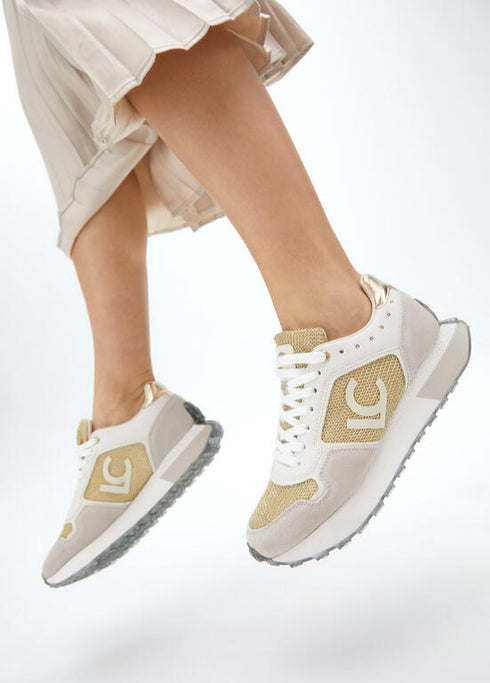 Deportiva con suela personalizada y estampado animal y detalles en piel LOLA CASADEMUNT GRIS CLARO LF2505002.010