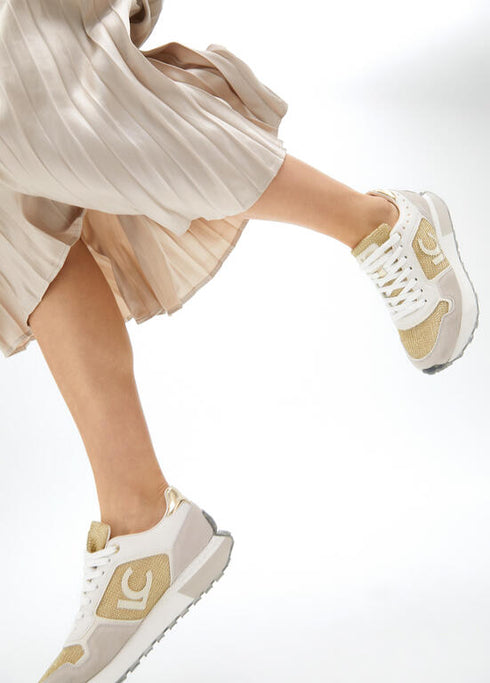 Deportiva con suela personalizada y estampado animal y detalles en piel LOLA CASADEMUNT GRIS CLARO LF2505002.010