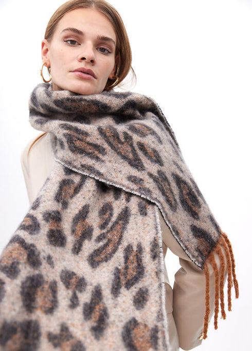 Bufanda en animal print con flecos CRUDO-MARRON U LF2507027.205.U LOLA CASADEMUNT