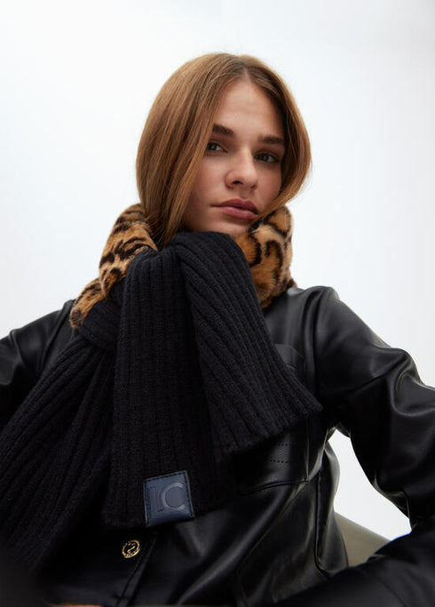 Bufanda combinada de punto y tejido efecto pelo MARRON-CRUDO U LF2507029.250.U LOLA CASADEMUNT