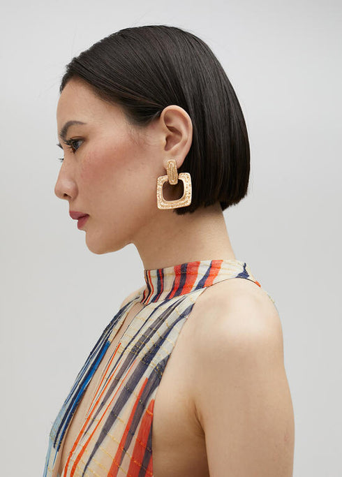 Pendientes LOLA CASADEMUNT cuadrados textura DORADO