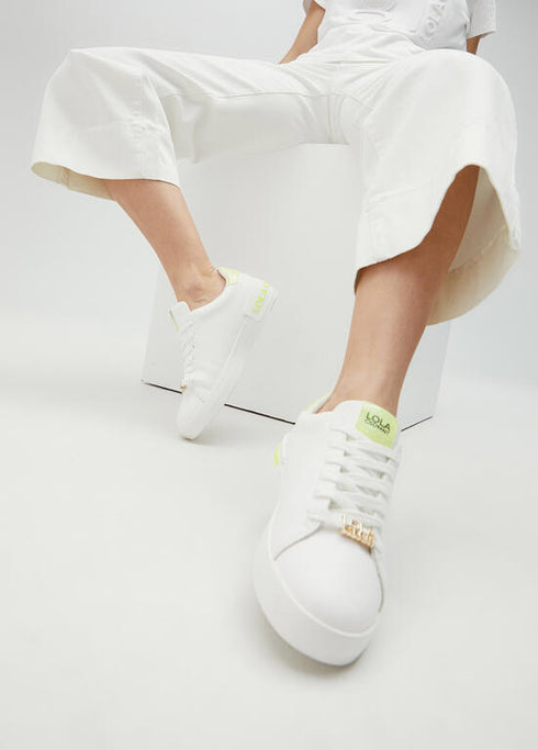 Deportiva LOLA CASADEMUNT con detalle LC perforado BLANCO-AMARILLO