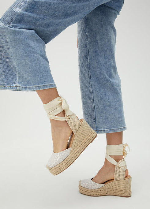 Cuña LOLA CASADEMUNT en efecto fibra natural con rejilla personaliza CRUDO