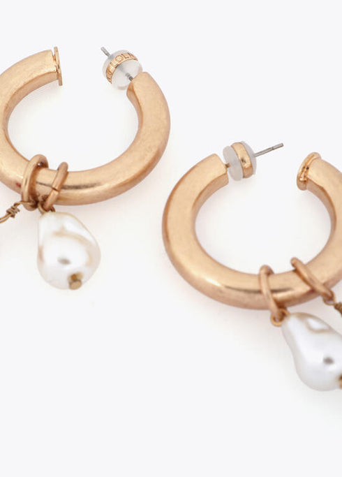 Pendientes de Aro con Charms de Coral y Perla Lola Casademunt