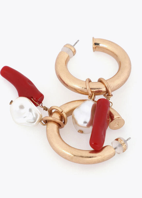 Pendientes de Aro con Charms de Coral y Perla Lola Casademunt