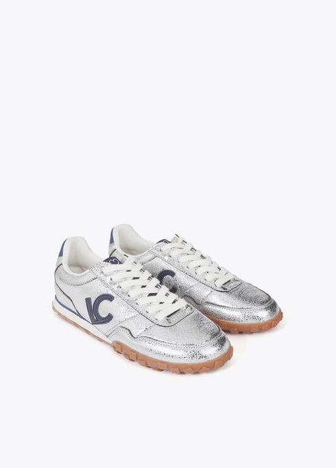 Deportiva en Material Metalizado Lola Casademunt