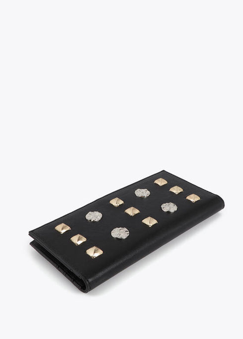 Cartera con tachas oro y plata NEGRO